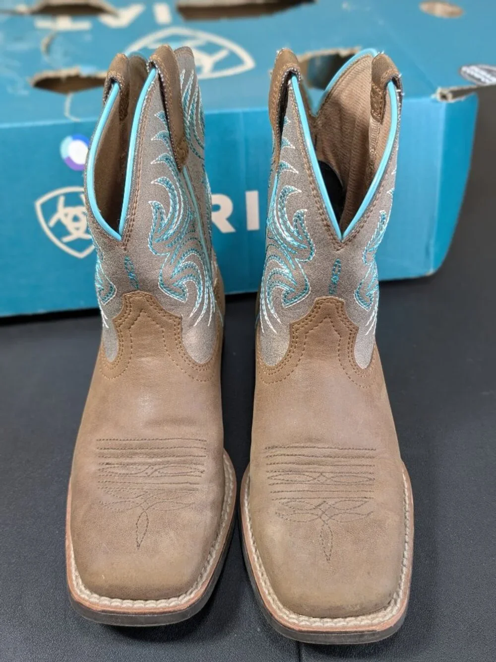 Ariat STORM Youth Brown Leather Western Boots with Turquoise Embroidery Size 1